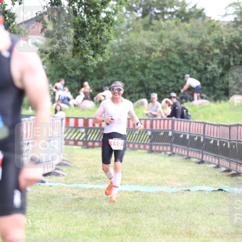 21.06.2026 - 29. Vierlanden-Triathlon Andreas Tolksdorf http://msf.ph/oto/9889819 21.06.2026 12:48:32 Ziel 119, 119 meine-sportfotos.de