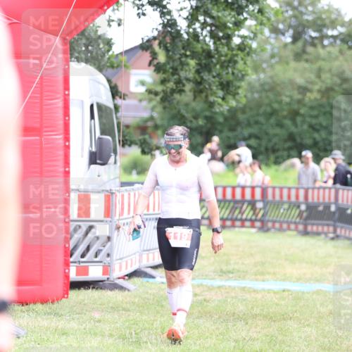 21.06.2026 - 29. Vierlanden-Triathlon Andreas Tolksdorf http://msf.ph/oto/9889831 21.06.2026 12:48:35 Ziel 119, 119 meine-sportfotos.de