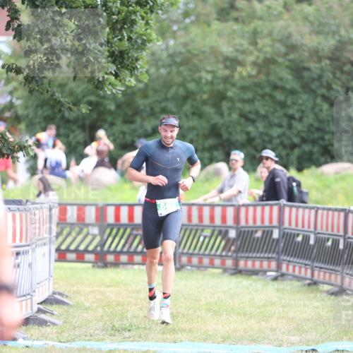 21.06.2026 - 29. Vierlanden-Triathlon Andreas Tolksdorf http://msf.ph/oto/9889836 21.06.2026 12:49:04 Ziel 663, 663 meine-sportfotos.de