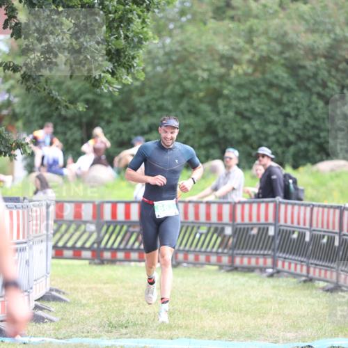 21.06.2026 - 29. Vierlanden-Triathlon Andreas Tolksdorf http://msf.ph/oto/9889837 21.06.2026 12:49:04 Ziel 663, 663 meine-sportfotos.de