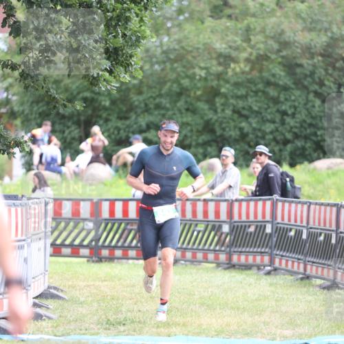 21.06.2026 - 29. Vierlanden-Triathlon Andreas Tolksdorf http://msf.ph/oto/9889838 21.06.2026 12:49:04 Ziel 663, 663 meine-sportfotos.de