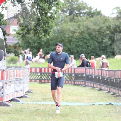 21.06.2026 - 29. Vierlanden-Triathlon Andreas Tolksdorf http://msf.ph/oto/9889839 21.06.2026 12:49:06 Ziel 175, 663, 920, 175, 663, 920 meine-sportfotos.de