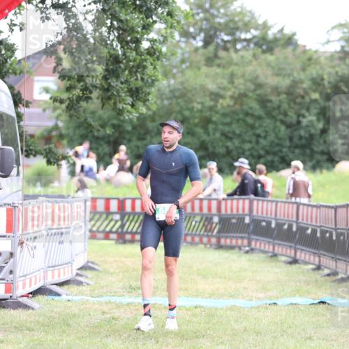 21.06.2026 - 29. Vierlanden-Triathlon Andreas Tolksdorf http://msf.ph/oto/9889845 21.06.2026 12:49:07 Ziel 175, 663, 920, 175, 663, 920 meine-sportfotos.de