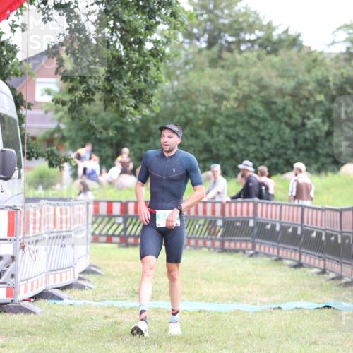 21.06.2026 - 29. Vierlanden-Triathlon Andreas Tolksdorf http://msf.ph/oto/9889847 21.06.2026 12:49:07 Ziel 175, 663, 920, 175, 663, 920 meine-sportfotos.de