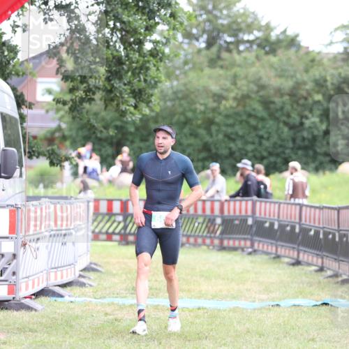 21.06.2026 - 29. Vierlanden-Triathlon Andreas Tolksdorf http://msf.ph/oto/9889849 21.06.2026 12:49:07 Ziel 175, 663, 920, 175, 663, 920 meine-sportfotos.de
