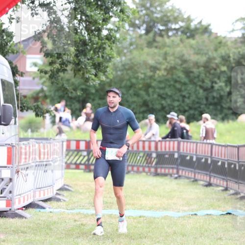 21.06.2026 - 29. Vierlanden-Triathlon Andreas Tolksdorf http://msf.ph/oto/9889850 21.06.2026 12:49:07 Ziel 175, 663, 920, 175, 663, 920 meine-sportfotos.de