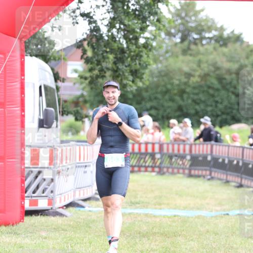 21.06.2026 - 29. Vierlanden-Triathlon Andreas Tolksdorf http://msf.ph/oto/9889851 21.06.2026 12:49:10 Ziel 175, 663, 920, 175, 663, 920 meine-sportfotos.de