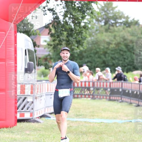 21.06.2026 - 29. Vierlanden-Triathlon Andreas Tolksdorf http://msf.ph/oto/9889855 21.06.2026 12:49:10 Ziel 175, 663, 920, 175, 663, 920 meine-sportfotos.de