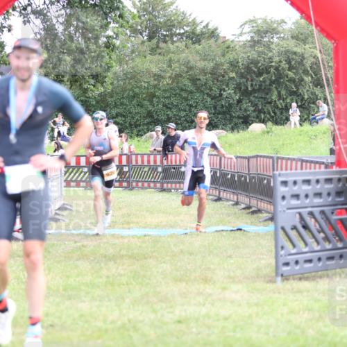 21.06.2026 - 29. Vierlanden-Triathlon Andreas Tolksdorf http://msf.ph/oto/9889860 21.06.2026 12:49:16 Ziel 79, 175, 920, 79, 175, 920 meine-sportfotos.de