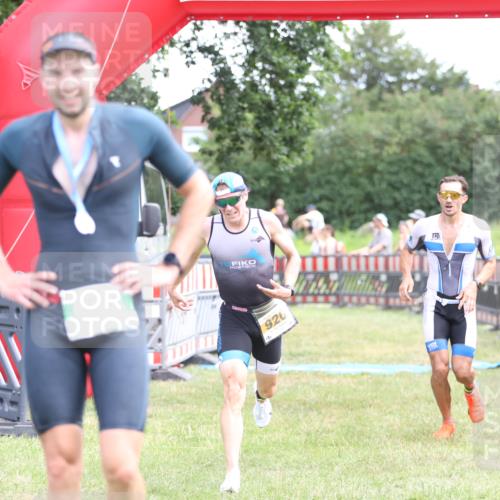 21.06.2026 - 29. Vierlanden-Triathlon Andreas Tolksdorf http://msf.ph/oto/9889869 21.06.2026 12:49:18 Ziel 79, 175, 920, 79, 175, 920 meine-sportfotos.de
