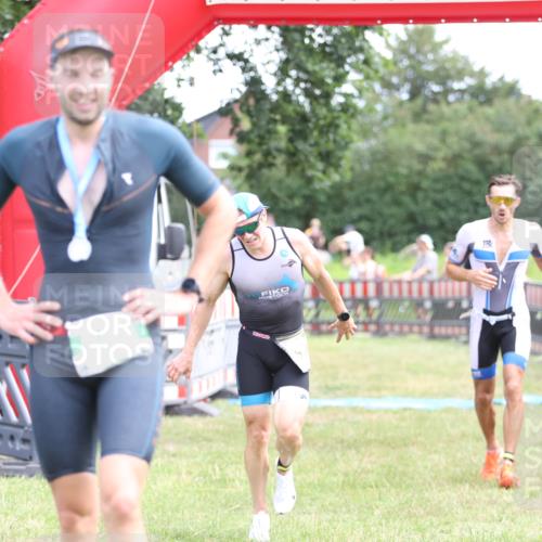 21.06.2026 - 29. Vierlanden-Triathlon Andreas Tolksdorf http://msf.ph/oto/9889871 21.06.2026 12:49:18 Ziel 79, 175, 920, 79, 175, 920 meine-sportfotos.de