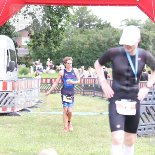 21.06.2026 - 29. Vierlanden-Triathlon Andreas Tolksdorf http://msf.ph/oto/9889887 21.06.2026 12:49:35 Ziel 966, 966 meine-sportfotos.de