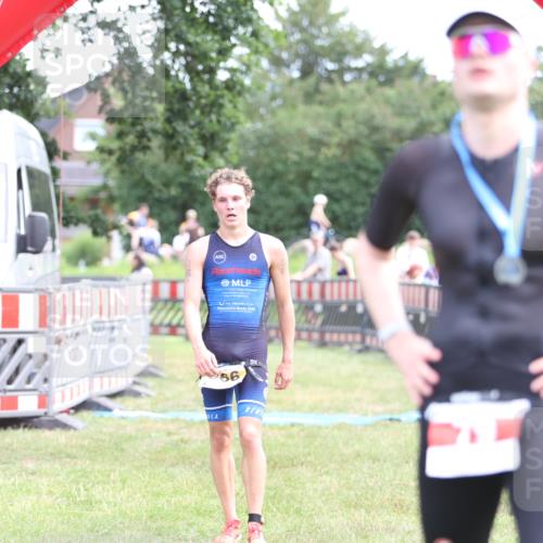 21.06.2026 - 29. Vierlanden-Triathlon Andreas Tolksdorf http://msf.ph/oto/9889900 21.06.2026 12:49:37 Ziel 966, 966 meine-sportfotos.de