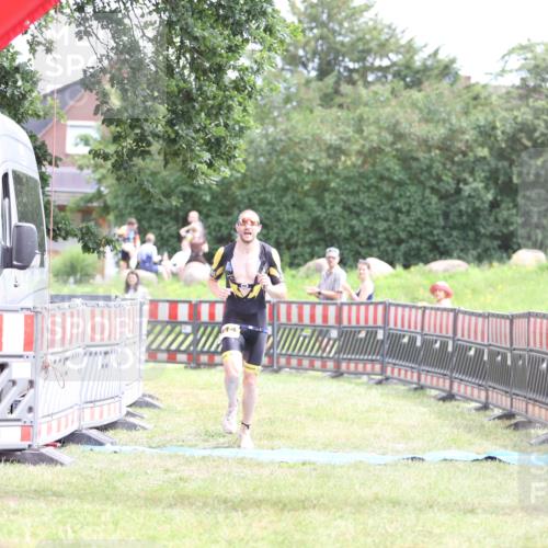21.06.2026 - 29. Vierlanden-Triathlon Andreas Tolksdorf http://msf.ph/oto/9889906 21.06.2026 12:49:53 Ziel 914, 914 meine-sportfotos.de