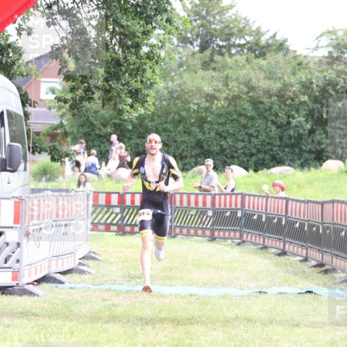 21.06.2026 - 29. Vierlanden-Triathlon Andreas Tolksdorf http://msf.ph/oto/9889908 21.06.2026 12:49:53 Ziel 914, 914 meine-sportfotos.de