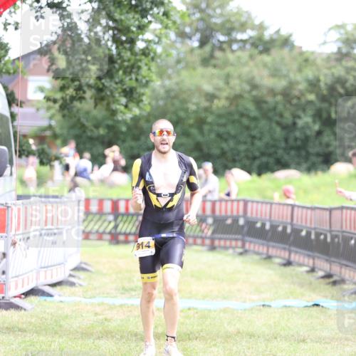 21.06.2026 - 29. Vierlanden-Triathlon Andreas Tolksdorf http://msf.ph/oto/9889910 21.06.2026 12:49:55 Ziel 914, 914 meine-sportfotos.de