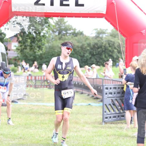 21.06.2026 - 29. Vierlanden-Triathlon Andreas Tolksdorf http://msf.ph/oto/9889925 21.06.2026 12:50:37 Ziel 84, 122, 910, 913, 942, 943, 955, 84, 122, 910, 913, 942, 943, 955 meine-sportfotos.de