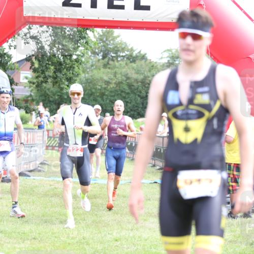 21.06.2026 - 29. Vierlanden-Triathlon Andreas Tolksdorf http://msf.ph/oto/9889940 21.06.2026 12:50:44 Ziel 84, 122, 910, 924, 942, 943, 955, 975, 84, 122, 910, 924, 942, 943, 955, 975 meine-sportfotos.de