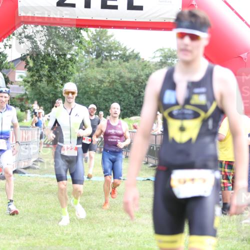 21.06.2026 - 29. Vierlanden-Triathlon Andreas Tolksdorf http://msf.ph/oto/9889942 21.06.2026 12:50:44 Ziel 84, 122, 910, 924, 942, 943, 955, 975, 84, 122, 910, 924, 942, 943, 955, 975 meine-sportfotos.de
