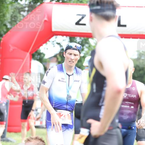21.06.2026 - 29. Vierlanden-Triathlon Andreas Tolksdorf http://msf.ph/oto/9889950 21.06.2026 12:50:53 Ziel 145, 910, 924, 975, 145, 910, 924, 975 meine-sportfotos.de