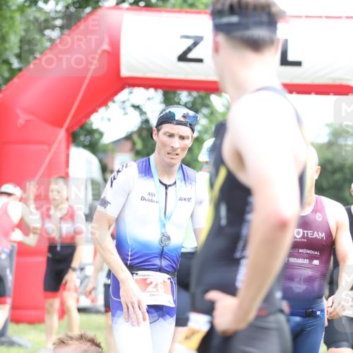 21.06.2026 - 29. Vierlanden-Triathlon Andreas Tolksdorf http://msf.ph/oto/9889951 21.06.2026 12:50:53 Ziel 145, 910, 924, 975, 145, 910, 924, 975 meine-sportfotos.de