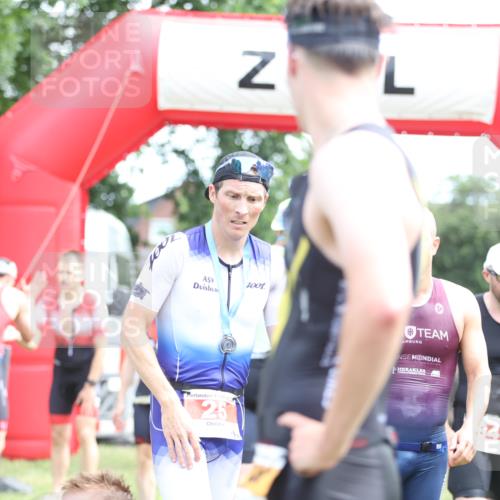 21.06.2026 - 29. Vierlanden-Triathlon Andreas Tolksdorf http://msf.ph/oto/9889952 21.06.2026 12:50:53 Ziel 145, 910, 924, 975, 145, 910, 924, 975 meine-sportfotos.de