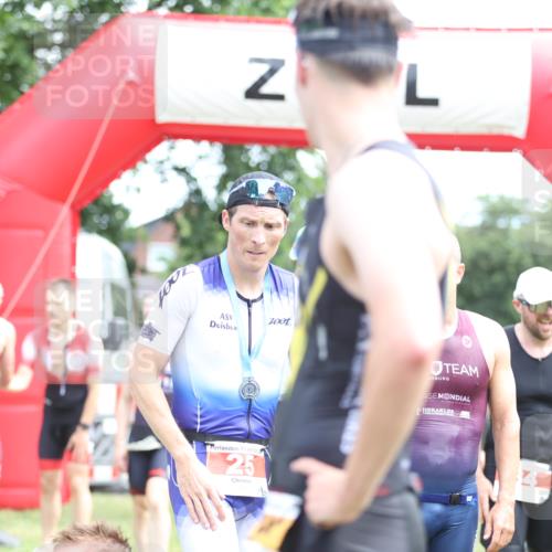 21.06.2026 - 29. Vierlanden-Triathlon Andreas Tolksdorf http://msf.ph/oto/9889954 21.06.2026 12:50:54 Ziel 145, 924, 975, 145, 924, 975 meine-sportfotos.de