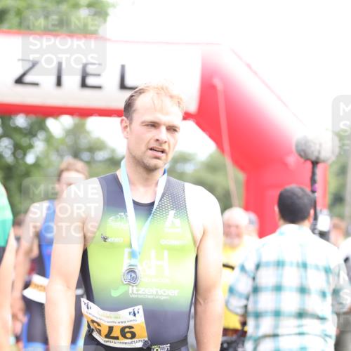 21.06.2026 - 29. Vierlanden-Triathlon Andreas Tolksdorf http://msf.ph/oto/9889967 21.06.2026 12:51:12 Ziel 231, 640, 909, 912, 926, 957, 964, 231, 640, 909, 912, 926, 957, 964 meine-sportfotos.de