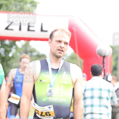 21.06.2026 - 29. Vierlanden-Triathlon Andreas Tolksdorf http://msf.ph/oto/9889969 21.06.2026 12:51:12 Ziel 231, 640, 909, 912, 926, 957, 964, 231, 640, 909, 912, 926, 957, 964 meine-sportfotos.de