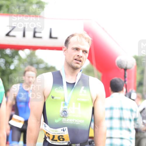 21.06.2026 - 29. Vierlanden-Triathlon Andreas Tolksdorf http://msf.ph/oto/9889970 21.06.2026 12:51:12 Ziel 231, 640, 909, 912, 926, 957, 964, 231, 640, 909, 912, 926, 957, 964 meine-sportfotos.de