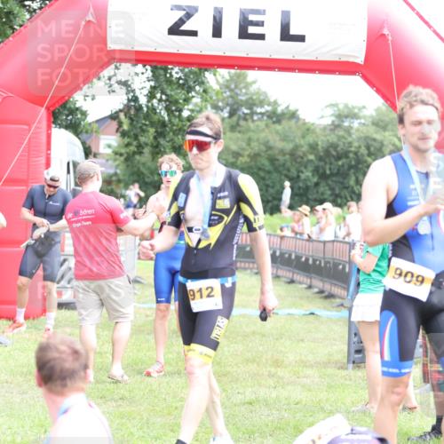 21.06.2026 - 29. Vierlanden-Triathlon Andreas Tolksdorf http://msf.ph/oto/9889978 21.06.2026 12:51:29 Ziel 661, 918, 661, 918 meine-sportfotos.de