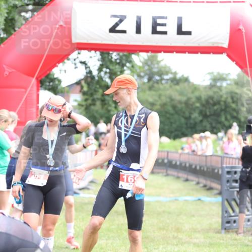 21.06.2026 - 29. Vierlanden-Triathlon Andreas Tolksdorf http://msf.ph/oto/9889982 21.06.2026 12:51:40 Ziel 665, 918, 946, 665, 918, 946 meine-sportfotos.de