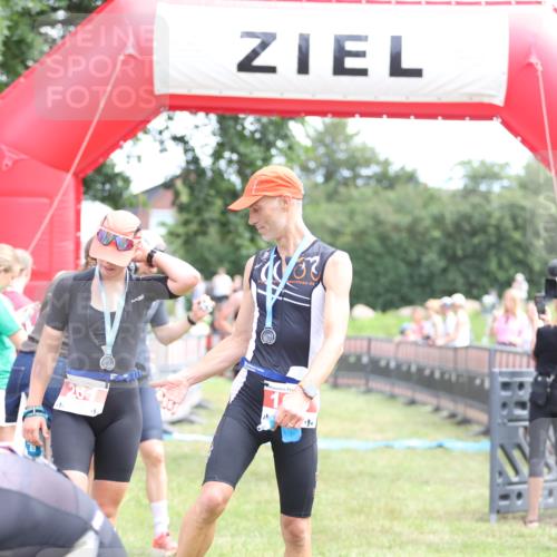 21.06.2026 - 29. Vierlanden-Triathlon Andreas Tolksdorf http://msf.ph/oto/9889984 21.06.2026 12:51:40 Ziel 665, 918, 946, 665, 918, 946 meine-sportfotos.de