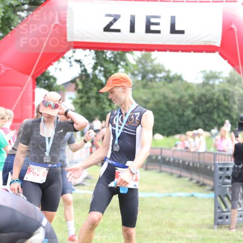 21.06.2026 - 29. Vierlanden-Triathlon Andreas Tolksdorf http://msf.ph/oto/9889985 21.06.2026 12:51:40 Ziel 665, 918, 946, 665, 918, 946 meine-sportfotos.de