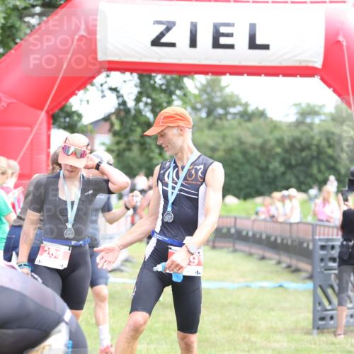 21.06.2026 - 29. Vierlanden-Triathlon Andreas Tolksdorf http://msf.ph/oto/9889986 21.06.2026 12:51:40 Ziel 665, 918, 946, 665, 918, 946 meine-sportfotos.de