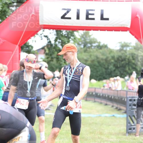 21.06.2026 - 29. Vierlanden-Triathlon Andreas Tolksdorf http://msf.ph/oto/9889987 21.06.2026 12:51:40 Ziel 665, 918, 946, 665, 918, 946 meine-sportfotos.de