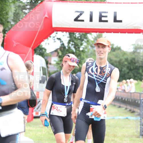 21.06.2026 - 29. Vierlanden-Triathlon Andreas Tolksdorf http://msf.ph/oto/9889989 21.06.2026 12:51:41 Ziel 665, 918, 921, 946, 665, 918, 921, 946 meine-sportfotos.de