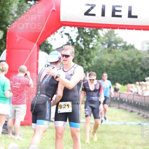 21.06.2026 - 29. Vierlanden-Triathlon Andreas Tolksdorf http://msf.ph/oto/9889996 21.06.2026 12:52:00 Ziel 677, 941, 954, 959, 981, 677, 941, 954, 959, 981 meine-sportfotos.de