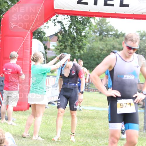 21.06.2026 - 29. Vierlanden-Triathlon Andreas Tolksdorf http://msf.ph/oto/9890004 21.06.2026 12:52:03 Ziel 677, 923, 954, 959, 981, 677, 923, 954, 959, 981 meine-sportfotos.de