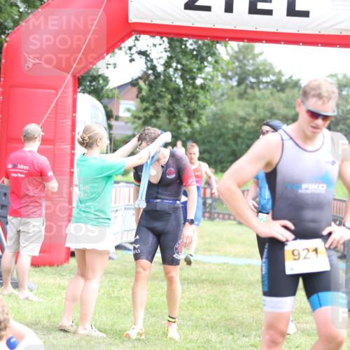 21.06.2026 - 29. Vierlanden-Triathlon Andreas Tolksdorf http://msf.ph/oto/9890006 21.06.2026 12:52:03 Ziel 677, 923, 954, 959, 981, 677, 923, 954, 959, 981 meine-sportfotos.de