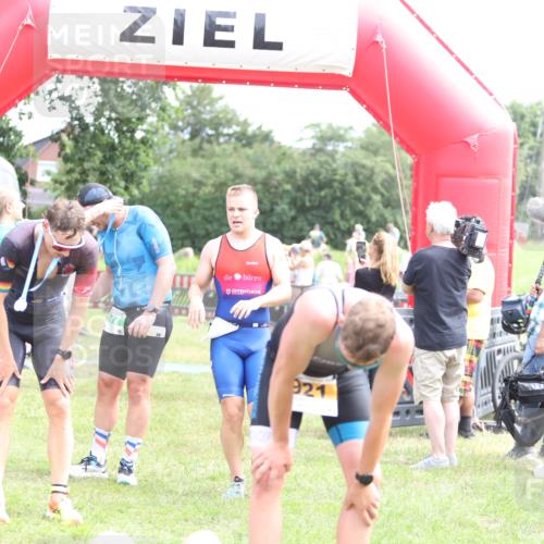 21.06.2026 - 29. Vierlanden-Triathlon Andreas Tolksdorf http://msf.ph/oto/9890020 21.06.2026 12:52:07 Ziel 923, 954, 959, 963, 981, 923, 954, 959, 963, 981 meine-sportfotos.de
