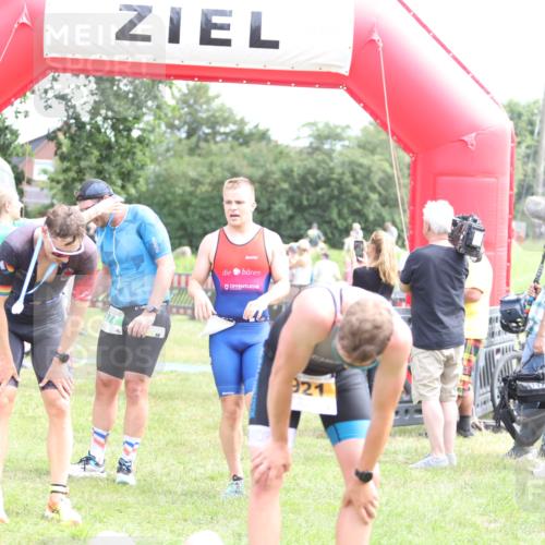 21.06.2026 - 29. Vierlanden-Triathlon Andreas Tolksdorf http://msf.ph/oto/9890021 21.06.2026 12:52:07 Ziel 923, 954, 959, 963, 981, 923, 954, 959, 963, 981 meine-sportfotos.de