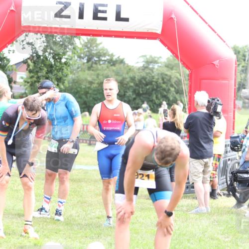 21.06.2026 - 29. Vierlanden-Triathlon Andreas Tolksdorf http://msf.ph/oto/9890022 21.06.2026 12:52:07 Ziel 923, 954, 959, 963, 981, 923, 954, 959, 963, 981 meine-sportfotos.de