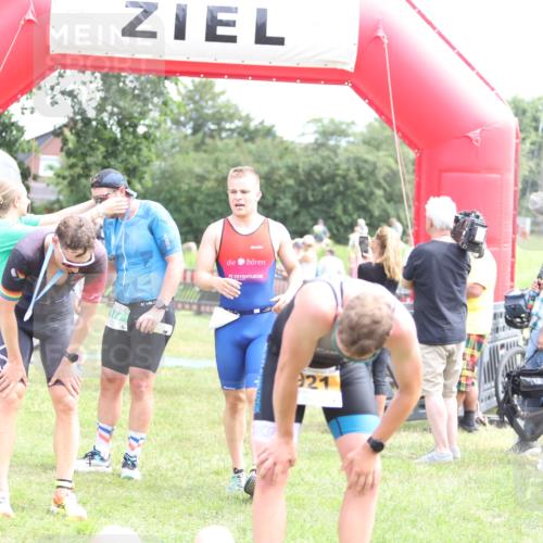 21.06.2026 - 29. Vierlanden-Triathlon Andreas Tolksdorf http://msf.ph/oto/9890023 21.06.2026 12:52:07 Ziel 923, 954, 959, 963, 981, 923, 954, 959, 963, 981 meine-sportfotos.de