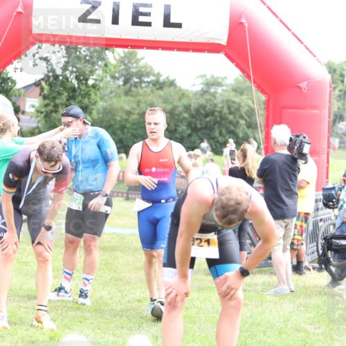 21.06.2026 - 29. Vierlanden-Triathlon Andreas Tolksdorf http://msf.ph/oto/9890024 21.06.2026 12:52:07 Ziel 923, 954, 959, 963, 981, 923, 954, 959, 963, 981 meine-sportfotos.de