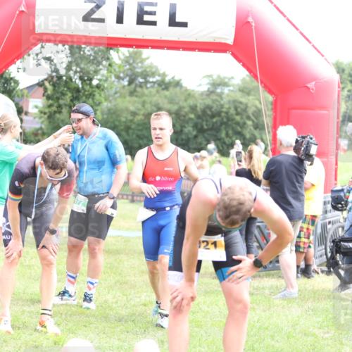 21.06.2026 - 29. Vierlanden-Triathlon Andreas Tolksdorf http://msf.ph/oto/9890025 21.06.2026 12:52:07 Ziel 923, 954, 959, 963, 981, 923, 954, 959, 963, 981 meine-sportfotos.de