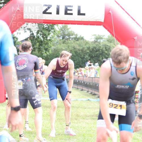 21.06.2026 - 29. Vierlanden-Triathlon Andreas Tolksdorf http://msf.ph/oto/9890030 21.06.2026 12:52:15 Ziel 917, 923, 950, 954, 963, 981, 917, 923, 950, 954, 963, 981 meine-sportfotos.de
