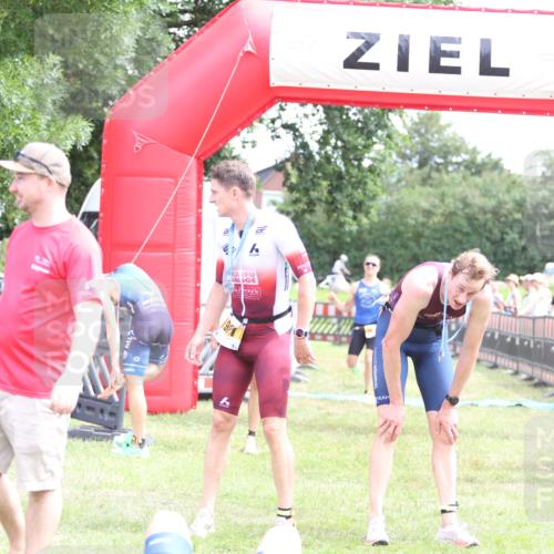 21.06.2026 - 29. Vierlanden-Triathlon Andreas Tolksdorf http://msf.ph/oto/9890034 21.06.2026 12:52:22 Ziel 917, 950, 917, 950 meine-sportfotos.de