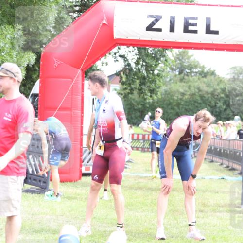 21.06.2026 - 29. Vierlanden-Triathlon Andreas Tolksdorf http://msf.ph/oto/9890036 21.06.2026 12:52:23 Ziel 917, 950, 951, 917, 950, 951 meine-sportfotos.de