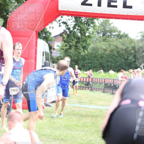 21.06.2026 - 29. Vierlanden-Triathlon Andreas Tolksdorf http://msf.ph/oto/9890037 21.06.2026 12:52:35 Ziel 51, 951, 956, 977, 51, 951, 956, 977 meine-sportfotos.de